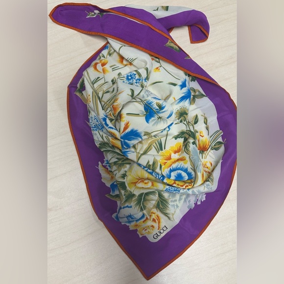 Authentic Gucci Silk Scarf for Neck, your Purse and/or Backpack - Picture 8 of 15
